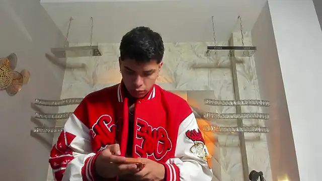 Snapshot of AndyPalmer_ chatting on 5, 1, 2025 AndyPalmer online show from 5, 1, 2025