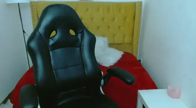 AlexandraJones  online show from 22, 2, 2025