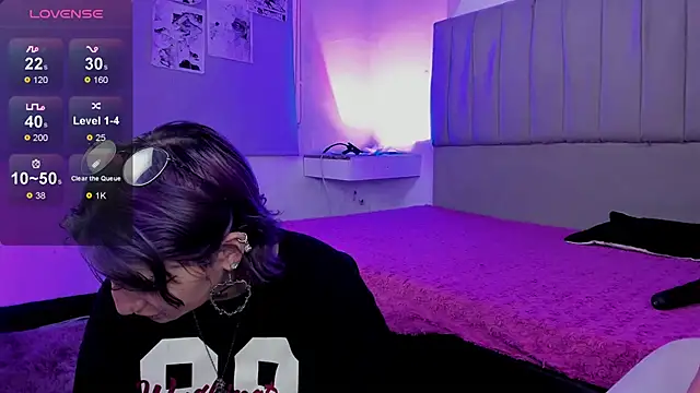 SukiFuyu  online show from 30, 1, 2025