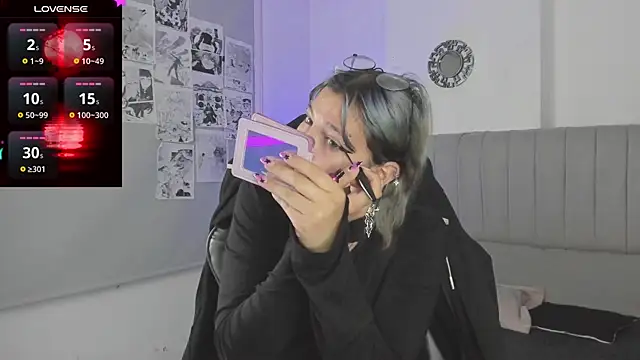 SukiFuyu  online show from 28, 2, 2025