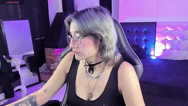 SukiFuyu  online show from 16, 3, 2025