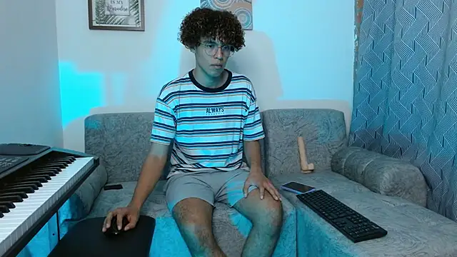 Snapshot of nickolas_moon chatting on 13, 1, 2025 nickolas moon online show from 13, 1, 2025