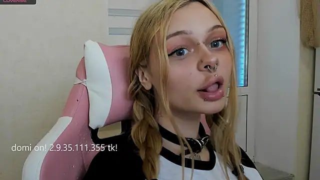 Snapshot of shy_melony chatting on 19, 5, 2026 shy melony online show from 19, 5, 2026