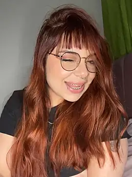 Snapshot of NatyOlson chatting on 4, 2, 2025 NatyOlson online show from 4, 2, 2025