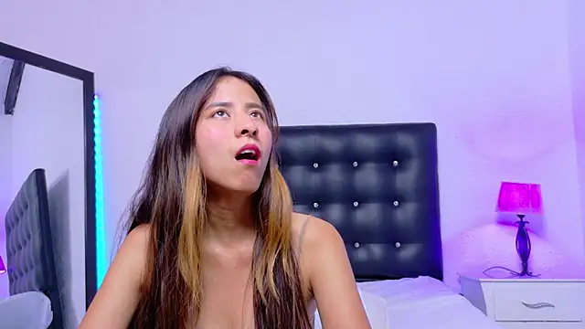 Snapshot of Skinny_hottie18 chatting on 9, 9, 2025 Skinny hottie18 online show from 9, 9, 2025