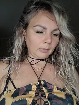 Snapshot of candy_queeen chatting on 6, 6, 2026 candy queeen online show from 6, 6, 2026