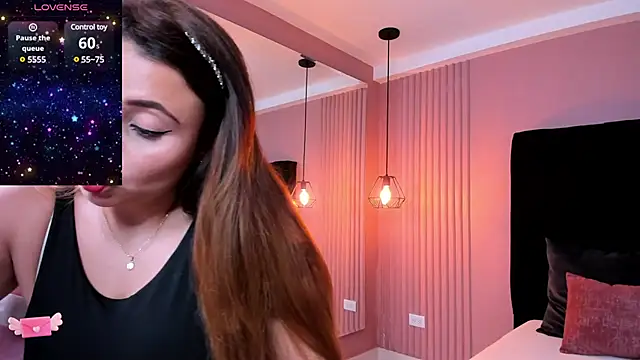 Snapshot of dulce_santamaria chatting on 17, 12, 2024 dulce santamaria online show from 17, 12, 2024