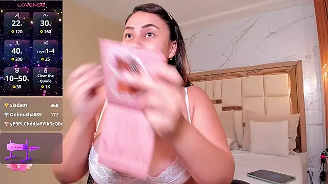 Snapshot of dulce_santamaria chatting on 1, 1, 2025 dulce santamaria online show from 1, 1, 2025