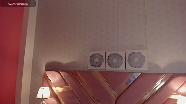 Ari sunshine  online show from 4, 1, 2025