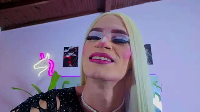 Snapshot of money_Ts_ chatting on 26, 10, 2025 money Ts online show from 26, 10, 2025