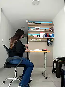 Snapshot of natalie_cowens chatting on 5, 2, 2025 natalie cowens online show from 5, 2, 2025