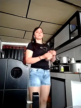 Snapshot of natalie_cowens chatting on 7, 10, 2025 natalie cowens online show from 7, 10, 2025