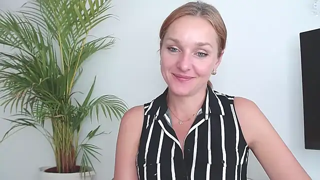 AliciaDesire online show from 16, 10, 2025