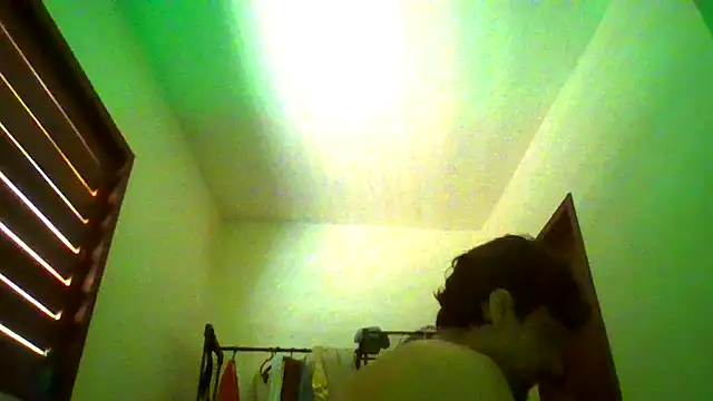 Snapshot of couplemilk chatting on 14, 4, 2026 couplemilk online show from 14, 4, 2026