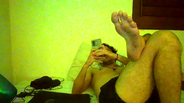 Snapshot of couplemilk chatting on 15, 4, 2026 couplemilk online show from 15, 4, 2026