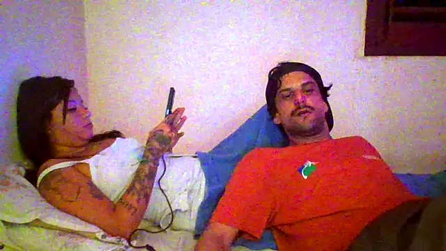 Snapshot of couplemilk chatting on 21, 4, 2026 couplemilk online show from 21, 4, 2026