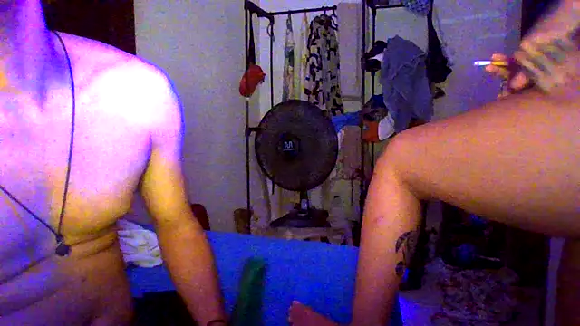 Snapshot of couplemilk chatting on 27, 4, 2026 couplemilk online show from 27, 4, 2026