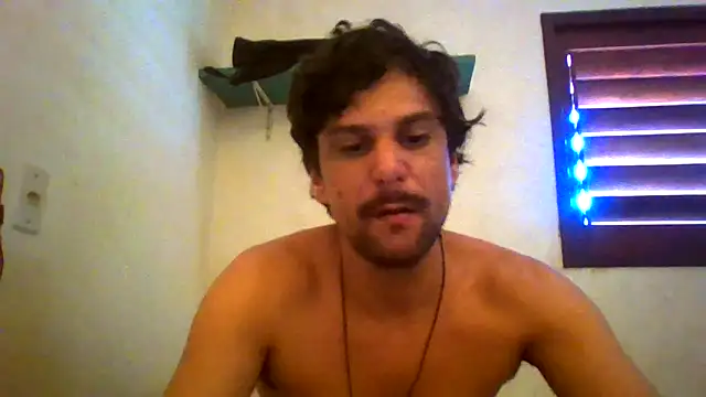 Snapshot of couplemilk chatting on 28, 4, 2026 couplemilk online show from 28, 4, 2026