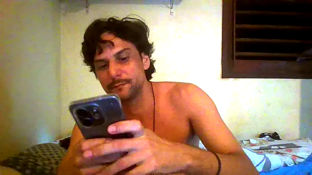 Snapshot of couplemilk chatting on 16, 5, 2026 couplemilk online show from 16, 5, 2026
