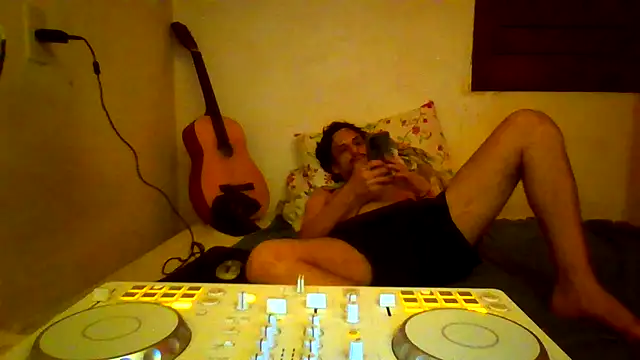 Snapshot of couplemilk chatting on 2, 6, 2026 couplemilk online show from 2, 6, 2026