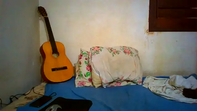 Snapshot of couplemilk chatting on 15, 6, 2026 couplemilk online show from 15, 6, 2026