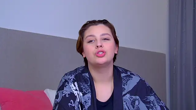 Snapshot of MaryMurray chatting on 1, 2, 2025 MaryMurray online show from 1, 2, 2025