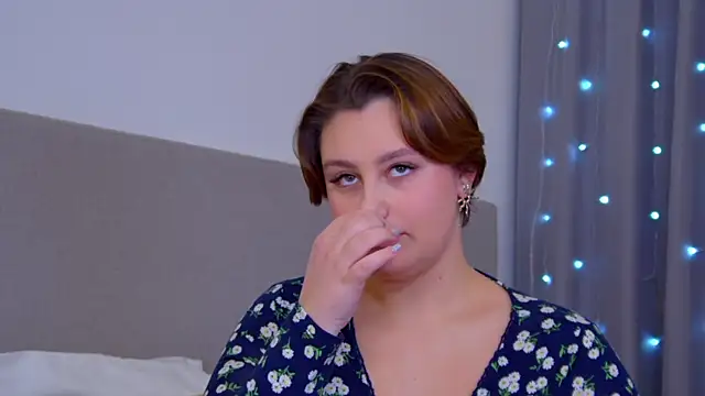 Snapshot of MaryMurray chatting on 5, 2, 2025 MaryMurray online show from 5, 2, 2025