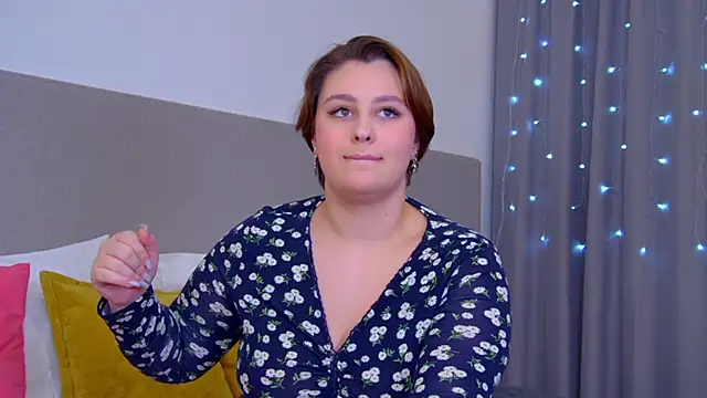 Snapshot of MaryMurray chatting on 6, 2, 2025 MaryMurray online show from 6, 2, 2025