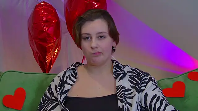 Snapshot of MaryMurray chatting on 24, 2, 2025 MaryMurray online show from 24, 2, 2025