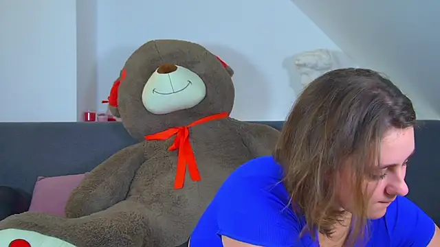 Snapshot of MaryMurray chatting on 5, 10, 2025 MaryMurray online show from 5, 10, 2025