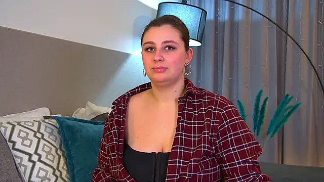 Snapshot of MaryMurray chatting on 5, 11, 2025 MaryMurray online show from 5, 11, 2025