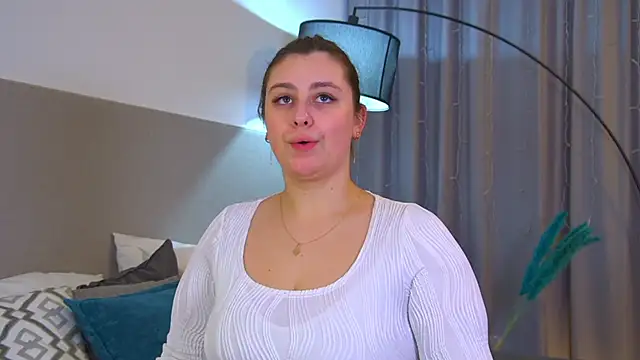 Snapshot of MaryMurray chatting on 17, 11, 2025 MaryMurray online show from 17, 11, 2025