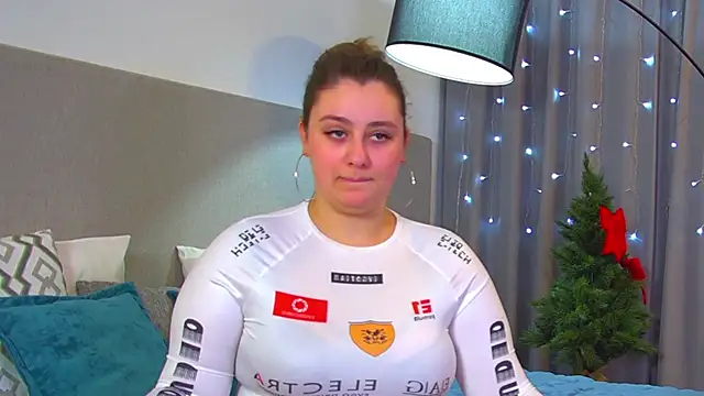 Snapshot of MaryMurray chatting on 21, 12, 2025 MaryMurray online show from 21, 12, 2025