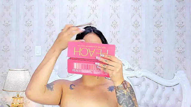 GiahDaniels online show from 9, 12, 2024