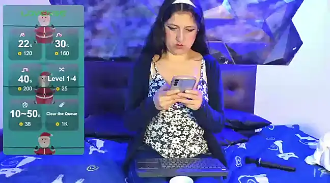 Snapshot of dakota_guirl chatting on 18, 12, 2024 dakota guirl online show from 18, 12, 2024