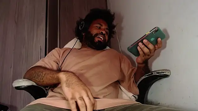 KaelMoreau online show from 8, 3, 2025