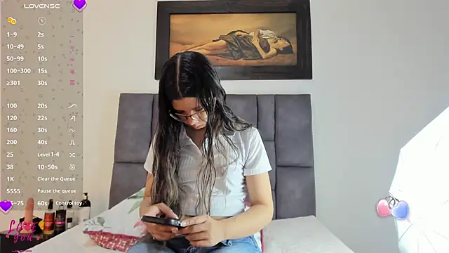 Snapshot of Vahiolet_smith chatting on 19, 3, 2026 Vahiolet smith online show from 19, 3, 2026