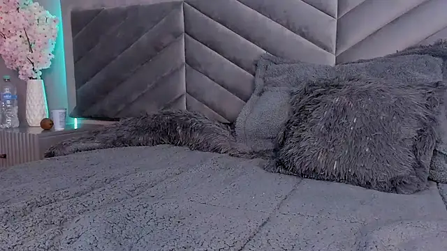 Ary thompson   online show from 2, 12, 2024