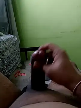 Snapshot of hornycharlie04 chatting on 25, 1, 2025 hornycharlie04 online show from 25, 1, 2025