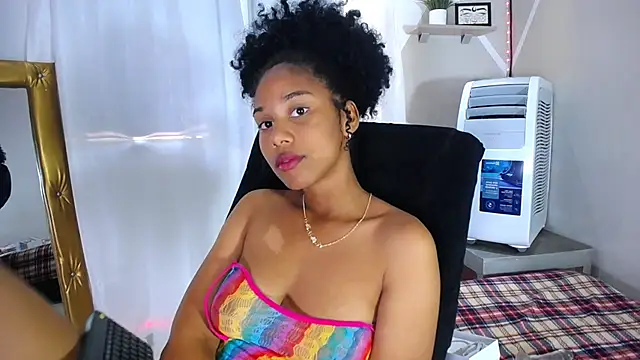 Snapshot of Hillary_queen chatting on 6, 2, 2025 Hillary queen online show from 6, 2, 2025