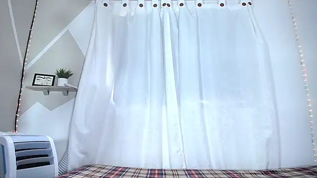 Snapshot of Hillary_queen chatting on 20, 2, 2025 Hillary queen online show from 20, 2, 2025