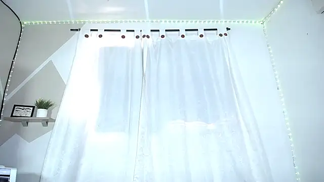 Snapshot of Hillary_queen chatting on 13, 3, 2025 Hillary queen online show from 13, 3, 2025