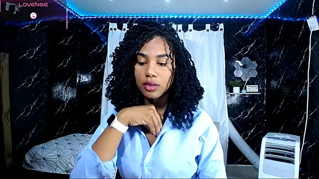 Snapshot of Hillary_queen chatting on 12, 9, 2025 Hillary queen online show from 12, 9, 2025