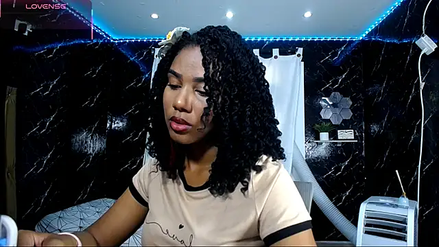 Snapshot of Hillary_queen chatting on 13, 9, 2025 Hillary queen online show from 13, 9, 2025