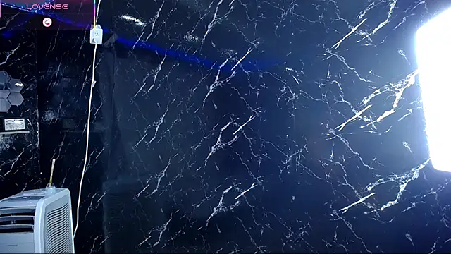 Snapshot of Hillary_queen chatting on 5, 10, 2025 Hillary queen online show from 5, 10, 2025