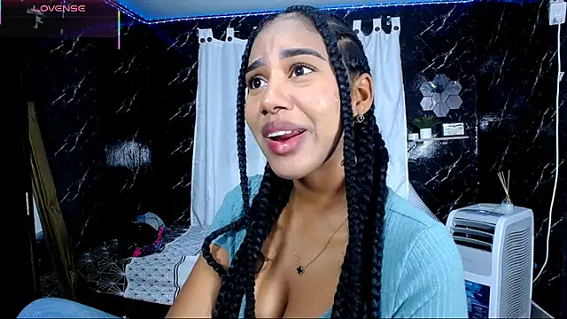 Snapshot of Hillary_queen chatting on 13, 10, 2025 Hillary queen online show from 13, 10, 2025