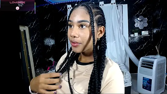 Snapshot of Hillary_queen chatting on 15, 10, 2025 Hillary queen online show from 15, 10, 2025