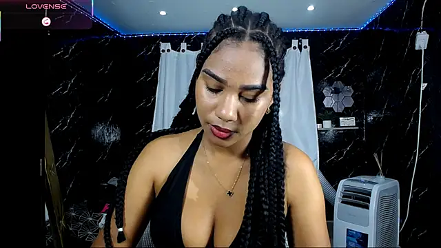 Snapshot of Hillary_queen chatting on 18, 10, 2025 Hillary queen online show from 18, 10, 2025