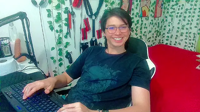 Snapshot of Andy_gray chatting on 10, 6, 2026 Andy gray online show from 10, 6, 2026
