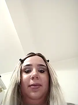 AdelinaJude online show from 16, 11, 2025